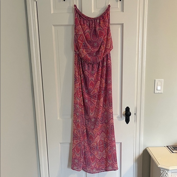 Sweet Pea Dresses & Skirts - Elegant Pink Paisley Maxi Dress small